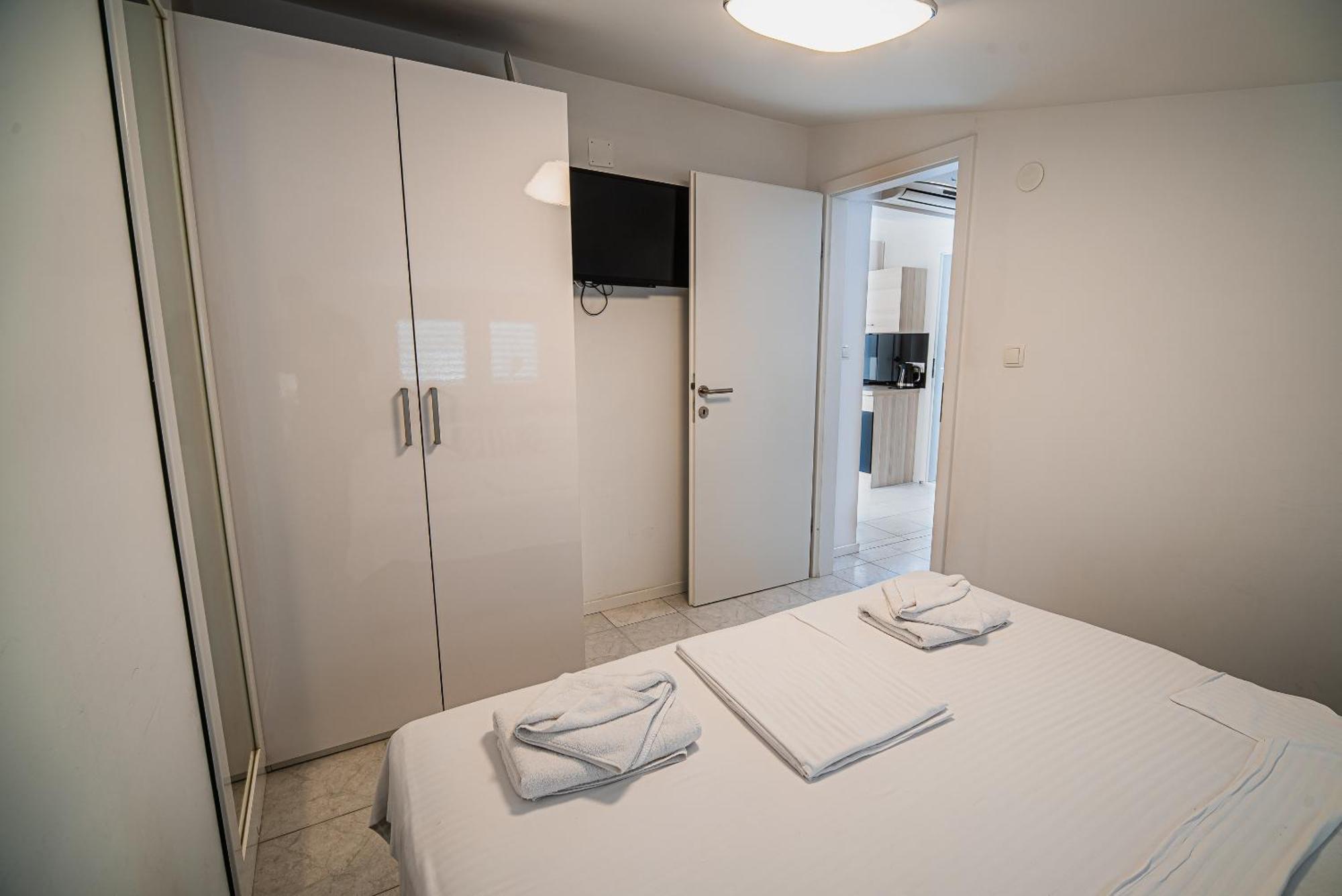 Downtown Park Apartments With Balcony Vodice Zimmer foto