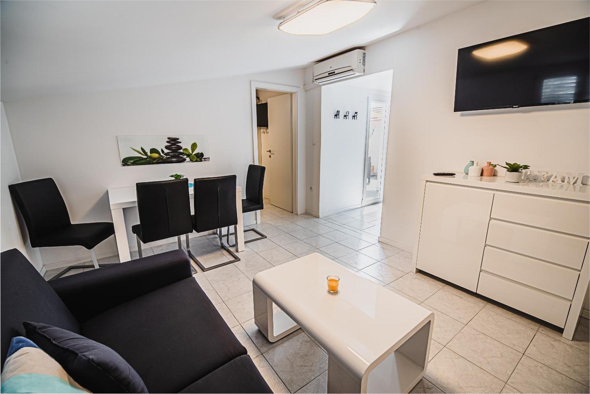 Downtown Park Apartments With Balcony Vodice Zimmer foto
