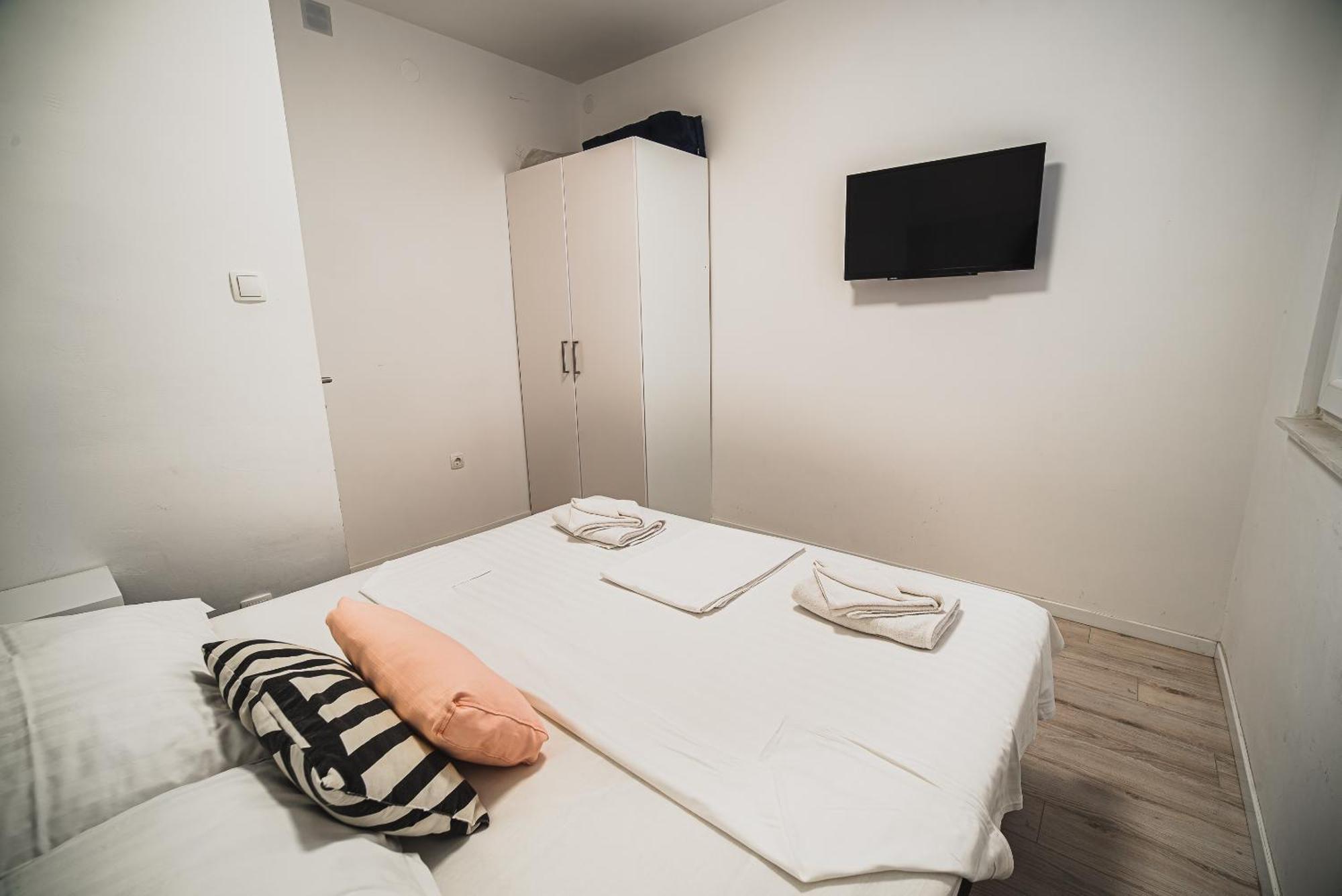 Downtown Park Apartments With Balcony Vodice Zimmer foto