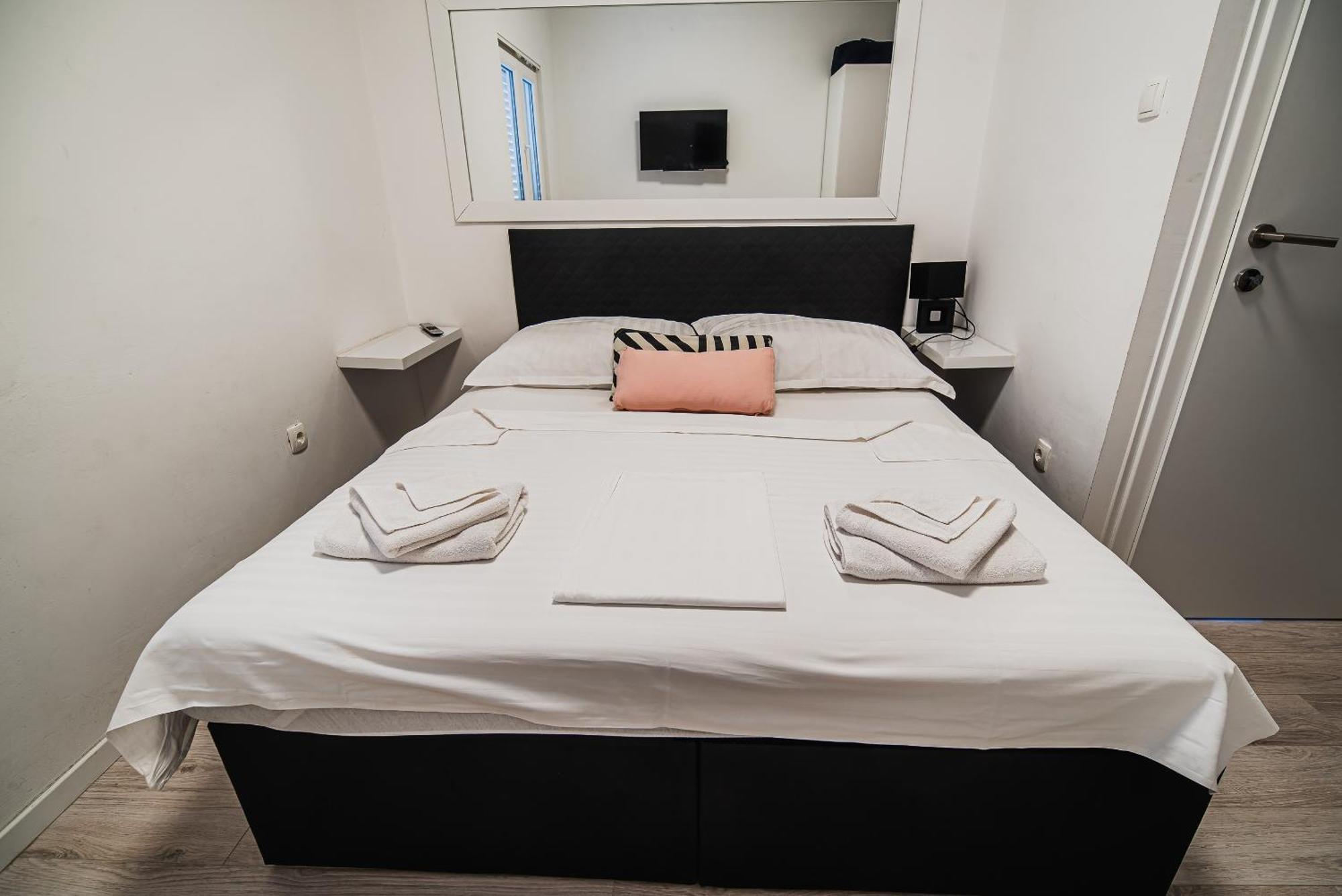 Downtown Park Apartments With Balcony Vodice Zimmer foto