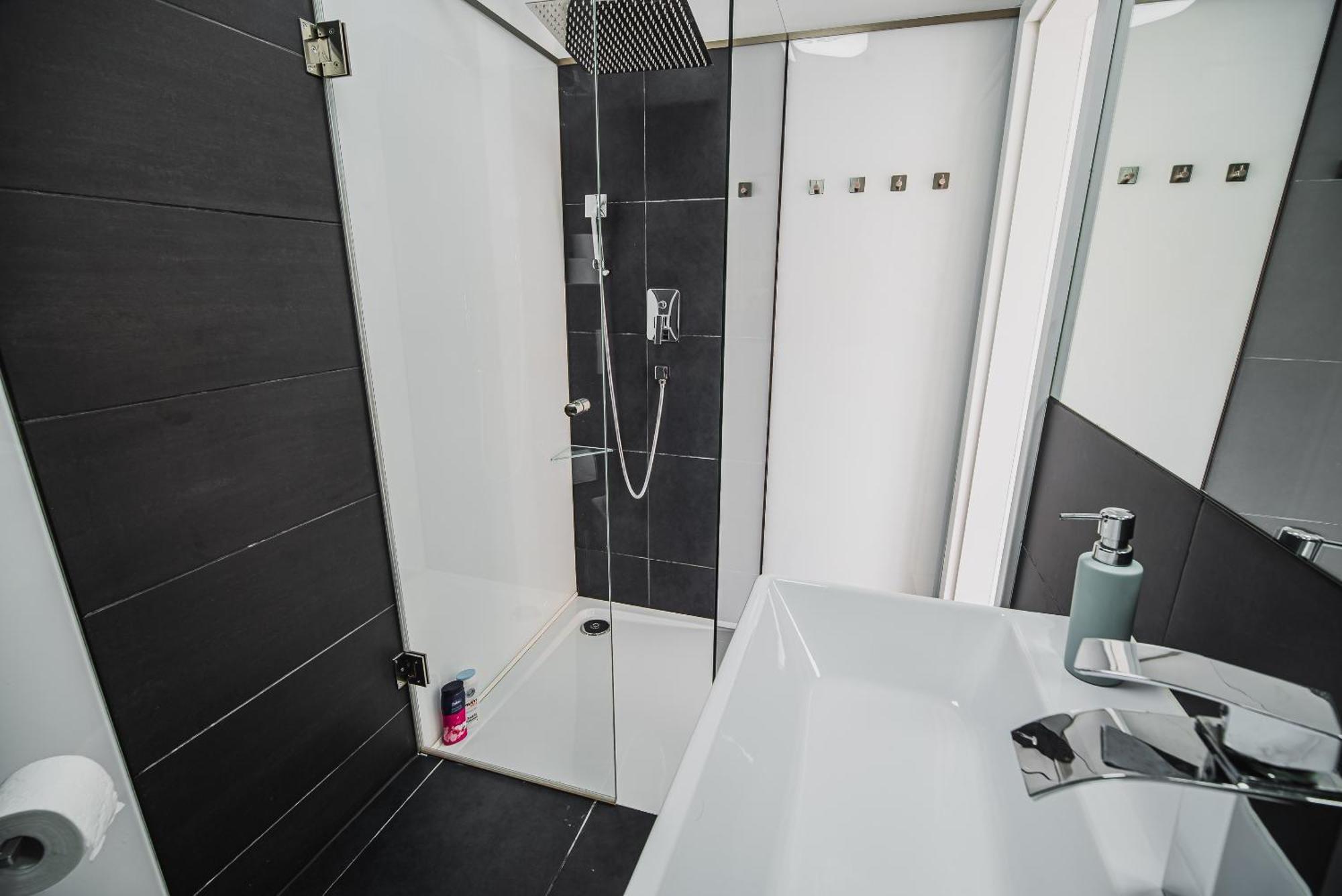 Downtown Park Apartments With Balcony Vodice Zimmer foto