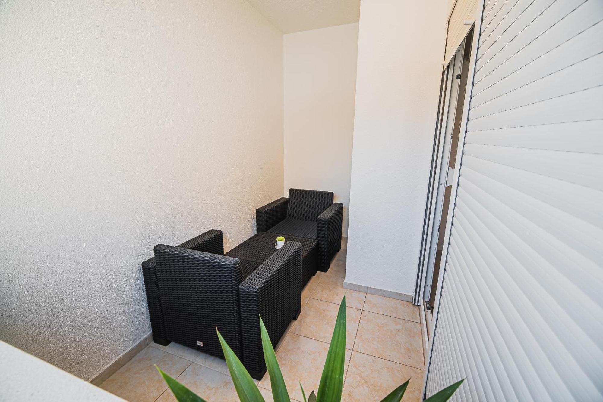 Downtown Park Apartments With Balcony Vodice Zimmer foto