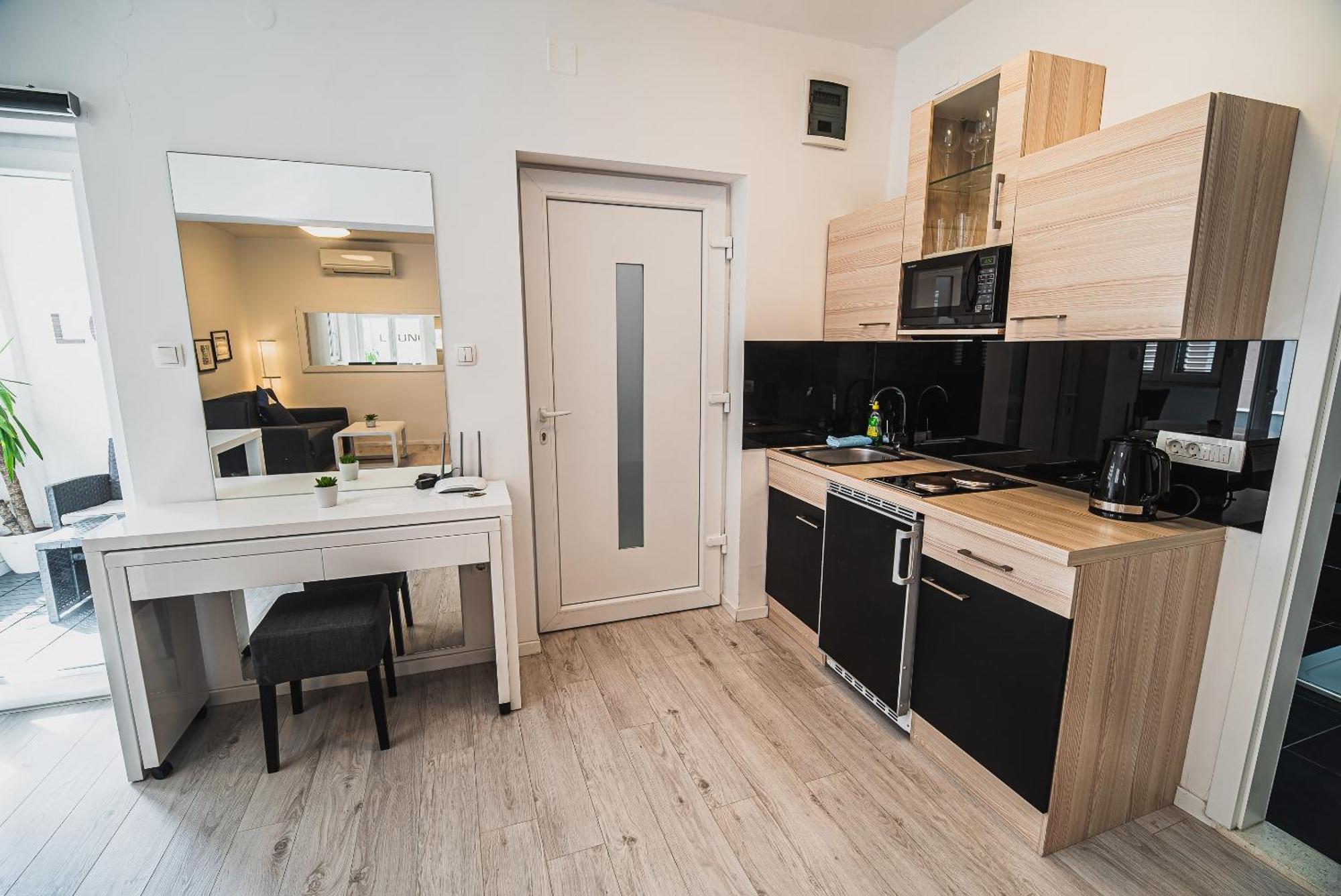 Downtown Park Apartments With Balcony Vodice Zimmer foto