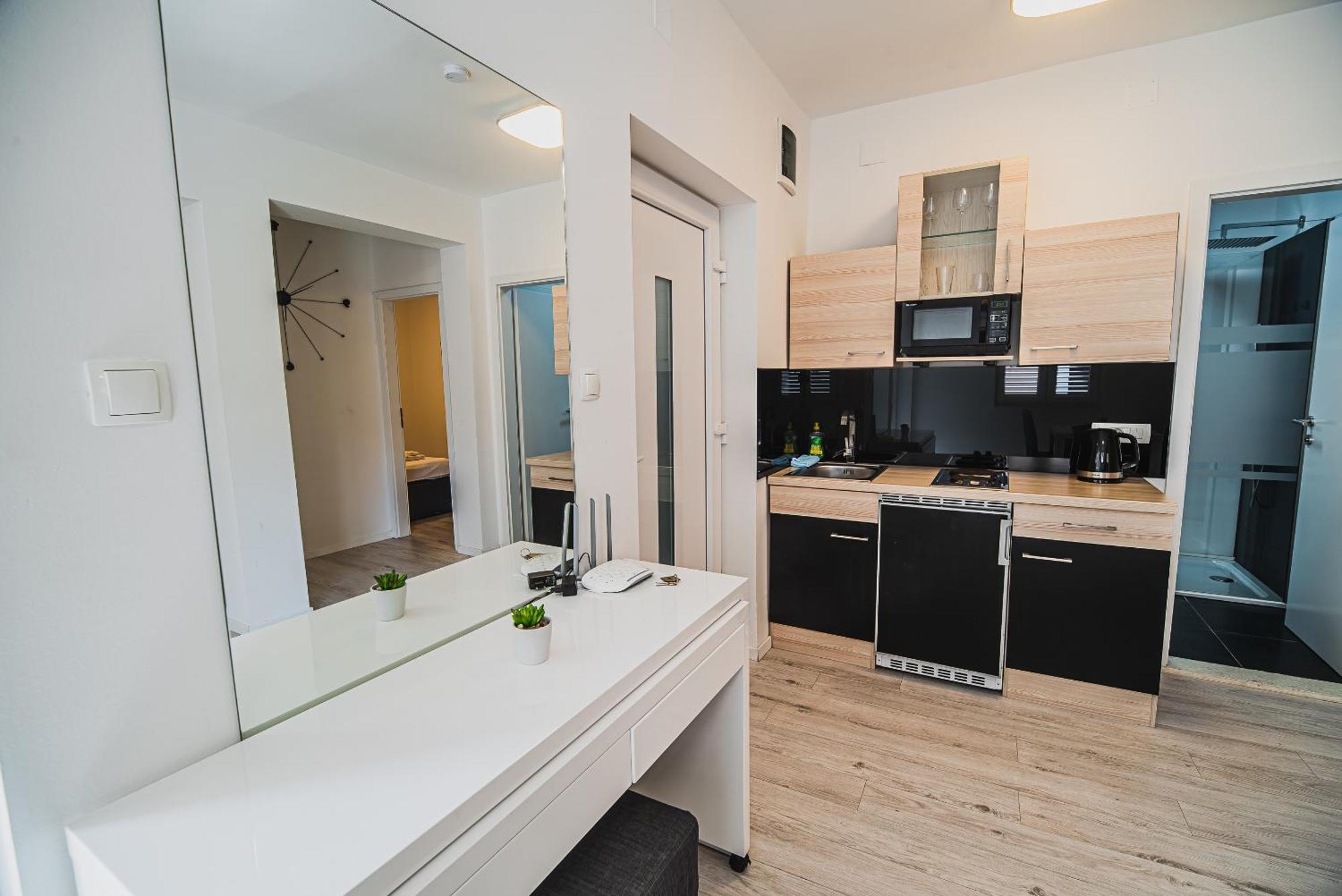 Downtown Park Apartments With Balcony Vodice Zimmer foto