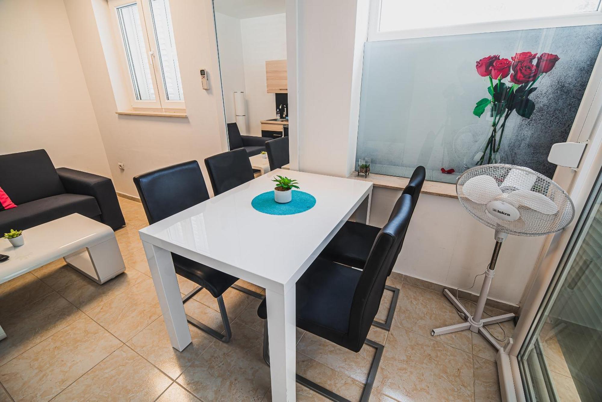Downtown Park Apartments With Balcony Vodice Zimmer foto